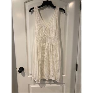 Boutique off-white dress with lace details, XS
